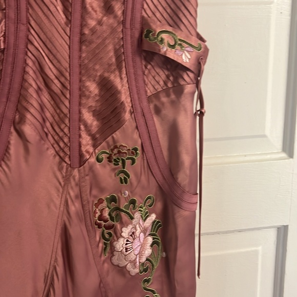 Frederick’s of Hollywood Mauve Silk Embroidered Dress - Picture 3 of 7